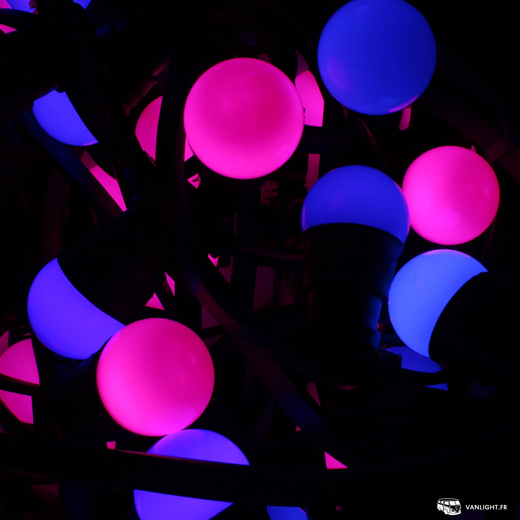 Location Guirlande guinguette 10 mètres "BLEU & ROSE" bleu rose vanlight 2 1658129676
