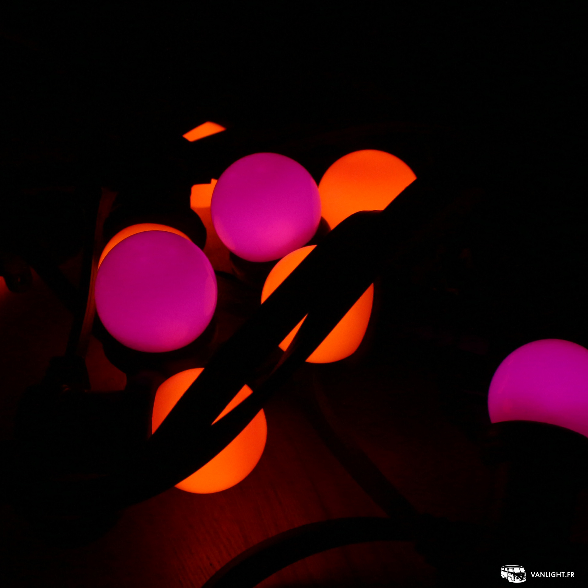 Location Guirlande guinguette 10 mètres "ORANGE & VIOLET" orange violet vanlight