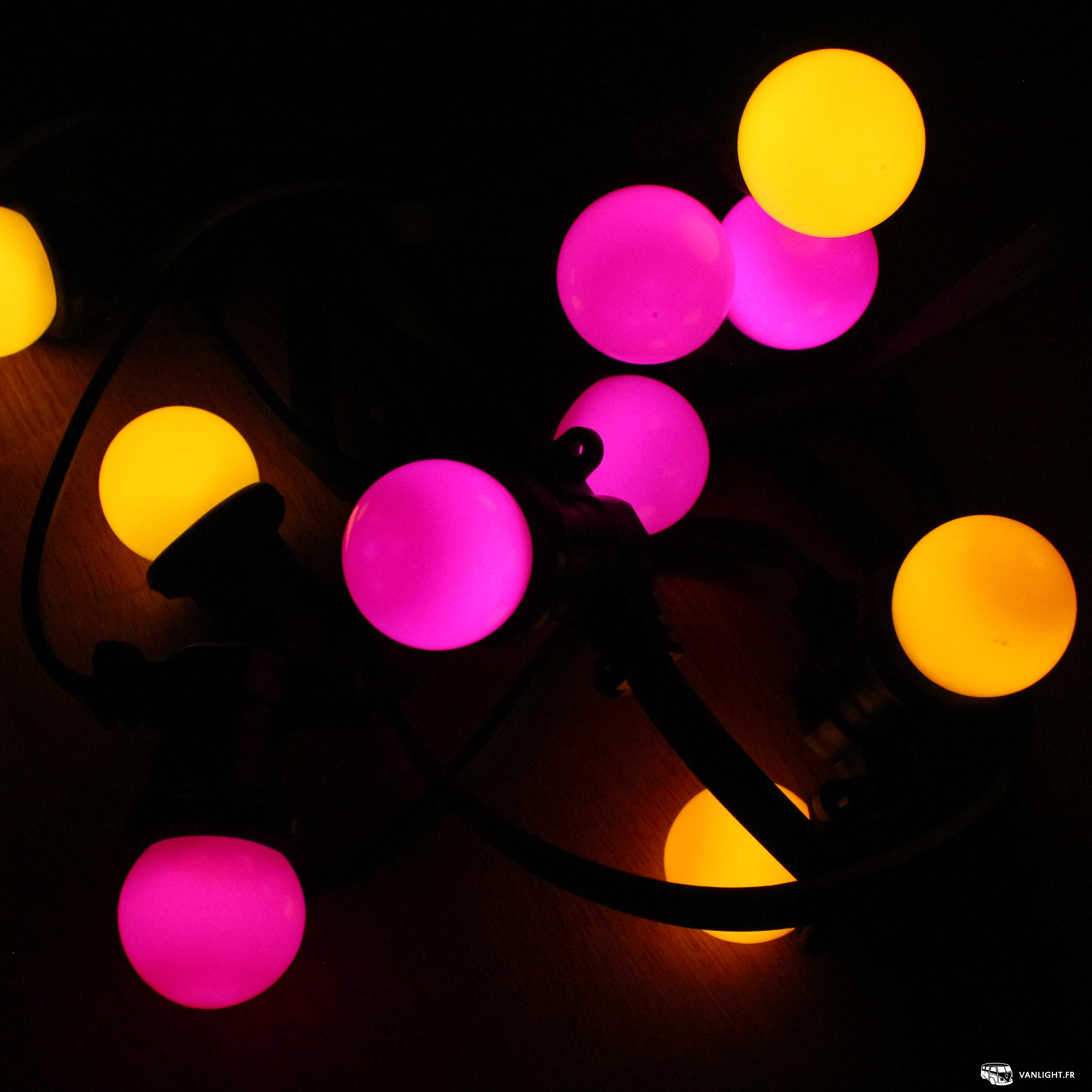 Location Guirlande guinguette 10 mètres "VIOLET & JAUNE" violet jaune vanlight